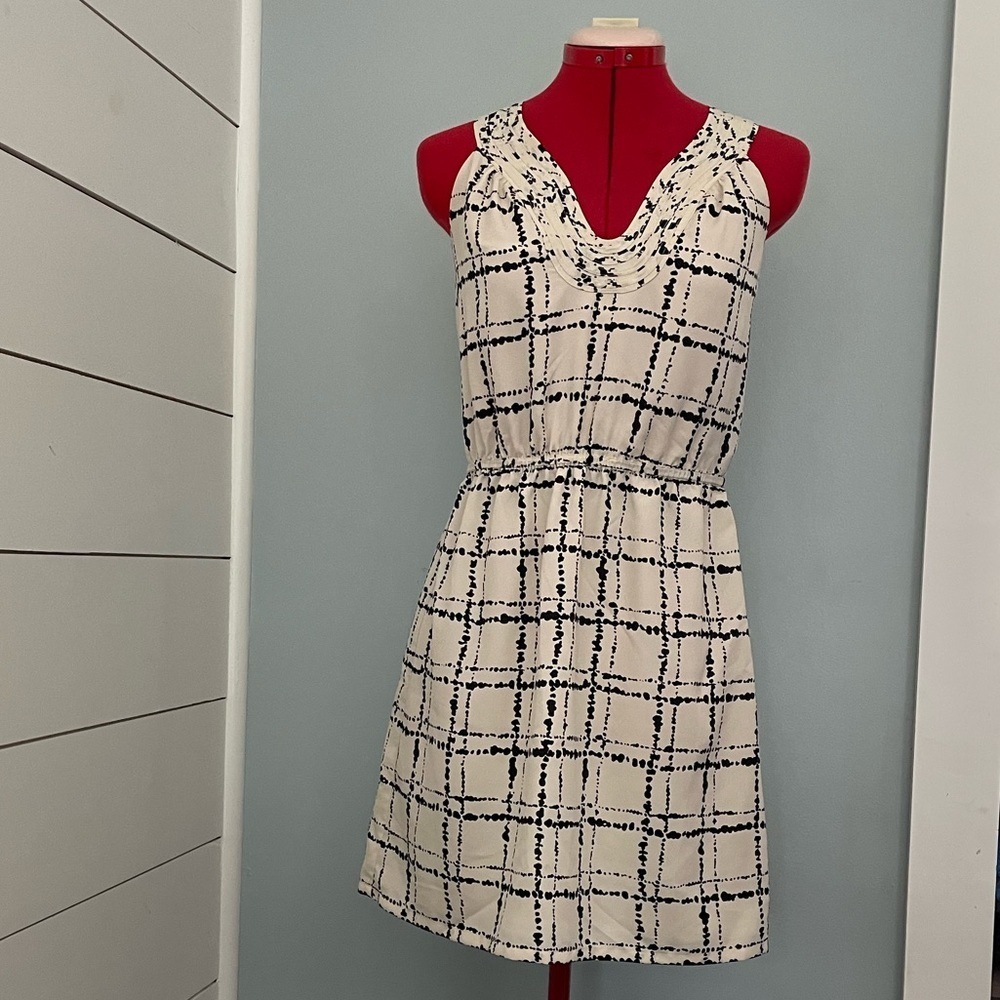 Loft  V-neck, Sleeveless Shift Dress Sz 0.